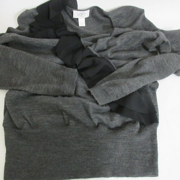 Ann Taylor LOFT Gray Thin Wool Blend Sweater Size M Petite Black Front Ruffle - Picture 6 of 6